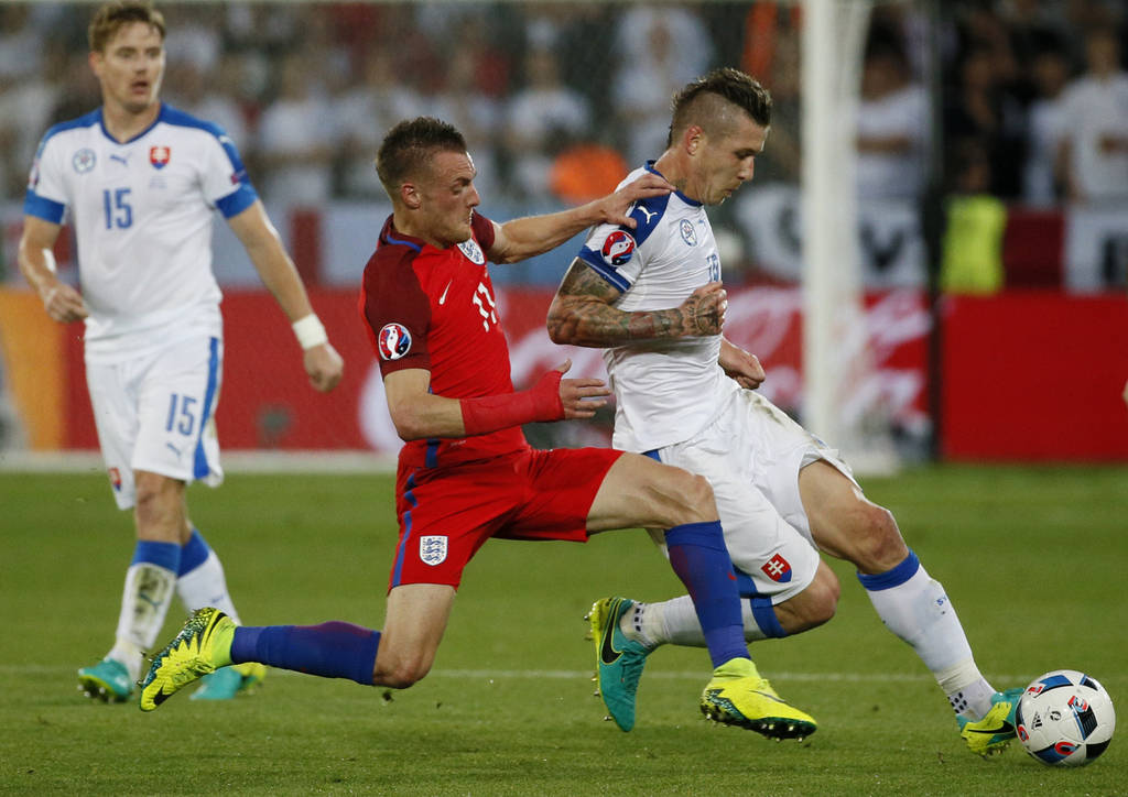 瑞典队碾压波兰队，奥恰洛夫统治全场