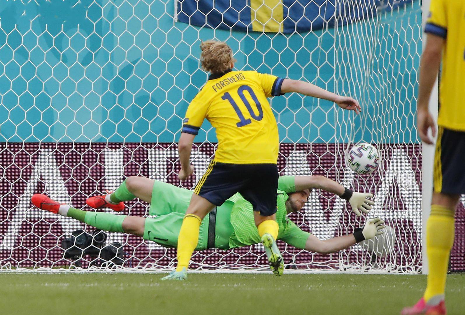 瑞典队碾压波兰队，奥恰洛夫统治全场